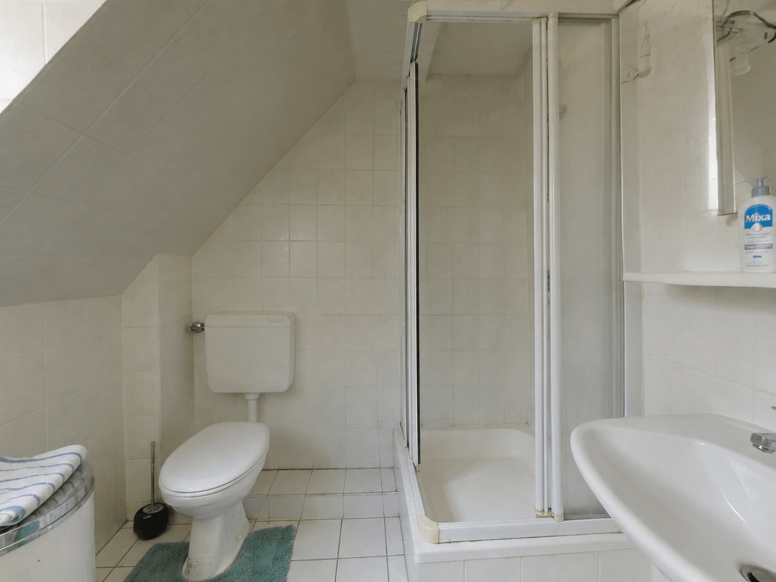 Badezimmer OG (KI)