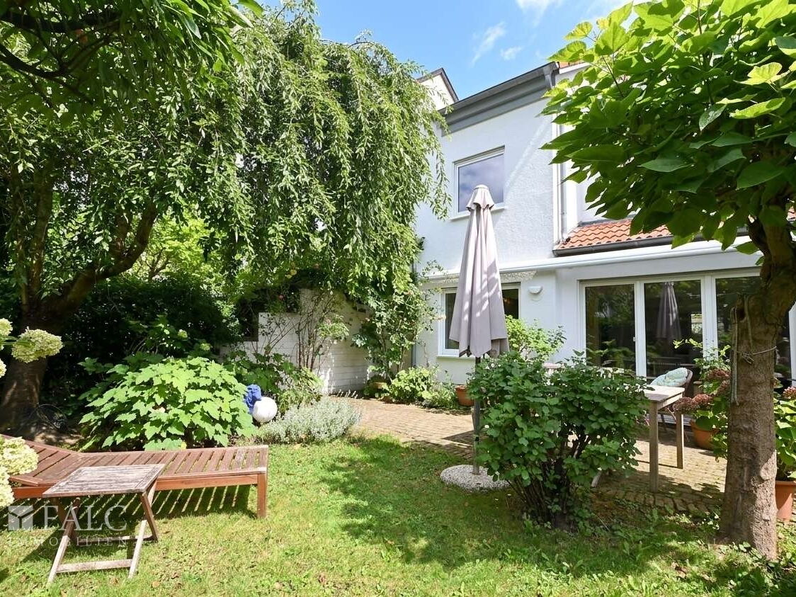Garten mit Terrasse